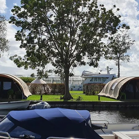 Luxury tent Glamping At The Water, Close To Amsterdam Aalsmeer